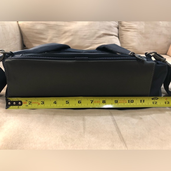 TUMI Tech bag Navy  multiple carry - Picture 8 of 16